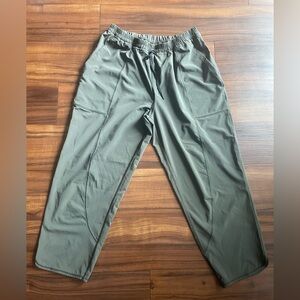Lululemon Like New Olive Green Capri Joggers